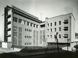 Fotoğraf: Modernist Açılımda Bir Öncü Seyfi Arkan (2012, Mimarlar Odası Yayınları, Ankara)