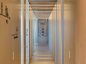 slasharchitects-bati-dental-policlinic-17-wooden-glass-ceiling-design.jpg