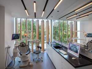 slasharchitects-bati-dental-policlinic-26-clinic-interior-minimal.jpg