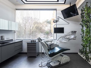 slasharchitects-dentcraft-polyclinic-23-yeşil-bölücü-green-seperator-clinic-interior.jpg
