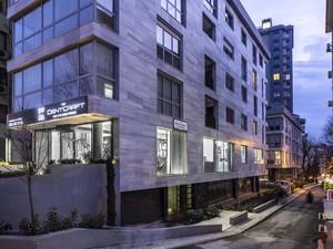 slasharchitects-dentcraft-polyclinic-26-mermer-cephe-klinik-poliklinik-dental-clinic-facade.jpg