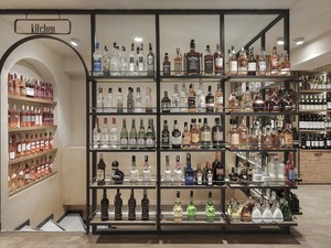 20-slasharchitects-milanogourmet- wine-bibliotecha-bottles-seperator.jpg