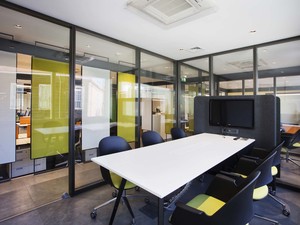 vfe28_0493b.jpg