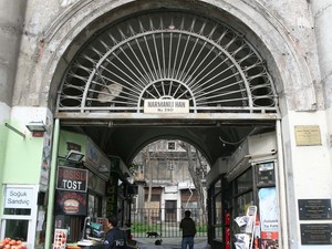 04-Narmanlı Han-Restorasyon Öncesi.jpg